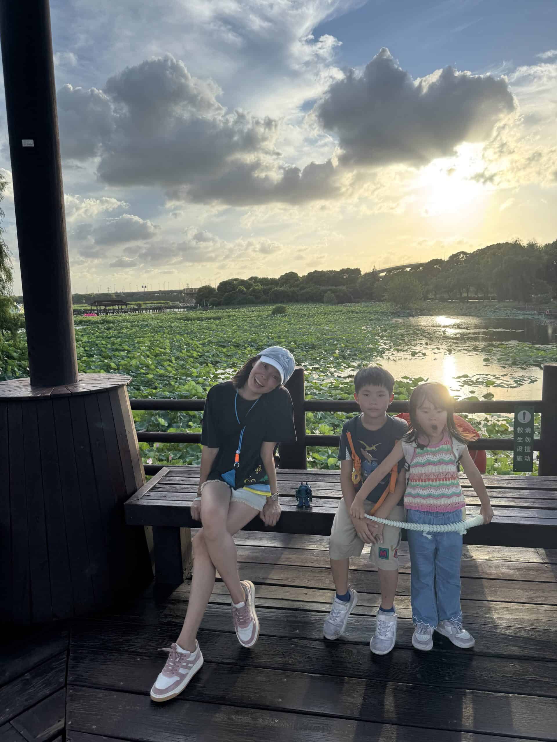 %E8%8D%B7%E5%A1%98%E6%9C%88%E8%89%B2 %E5%AE%B6%E4%BA%BA%EF%BC%A1 scaled